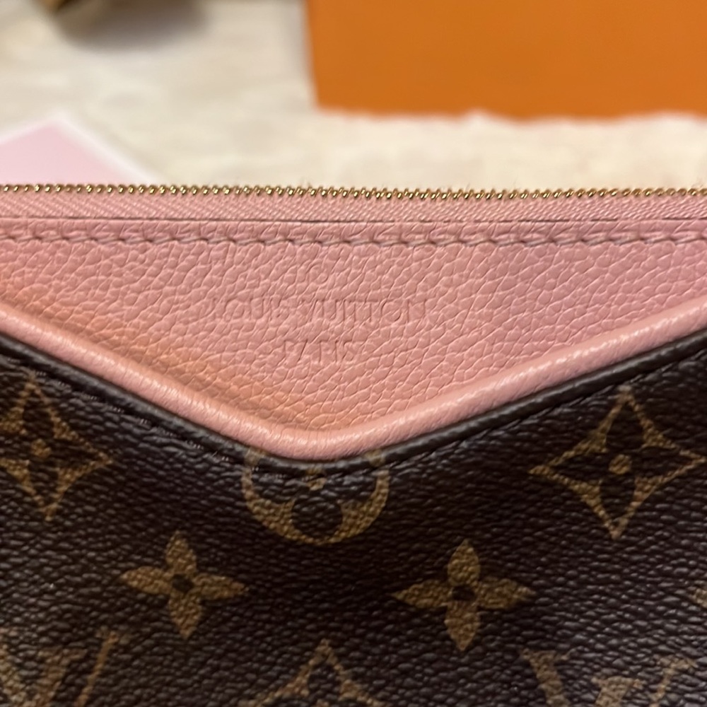 Authentic Louis Vuitton Pallas - Picture 14 of 16